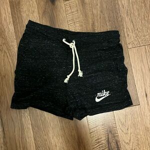 Vintage look, Nike shorts